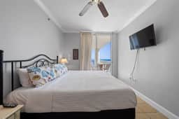 Beach Club 1702A - Image 5