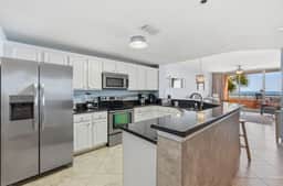 Beach Club 203D - Image 4