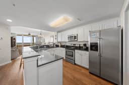 Beach Club 208C - Image 4
