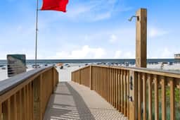 Island Shores  550 - Image 4