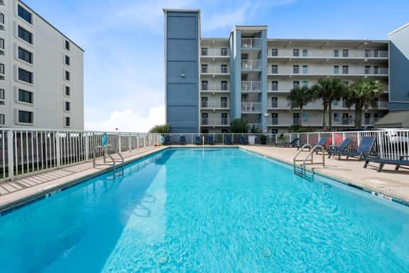 Island Shores  550 - Image 1