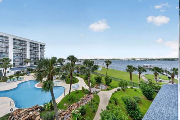 Gulf Shores Surf & Racquet 304C - Image 2