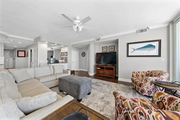 San Carlos Penthouse 5 - Image 4