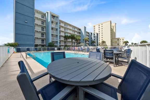 Island Shores  550 - Image 3